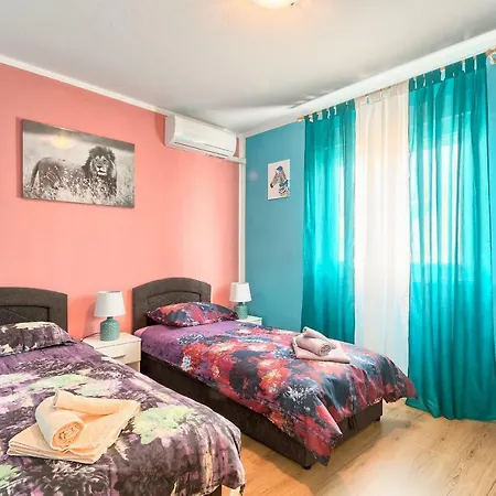 Modry Apartment *